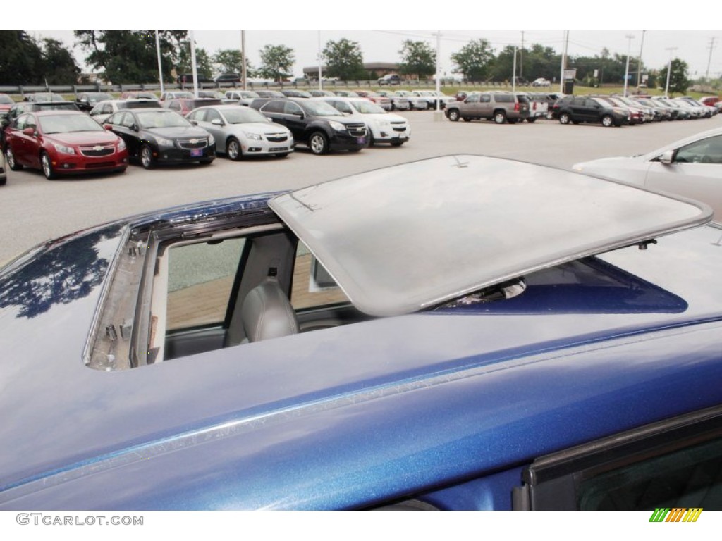 2004 Impala LS - Superior Blue Metallic / Medium Gray photo #26