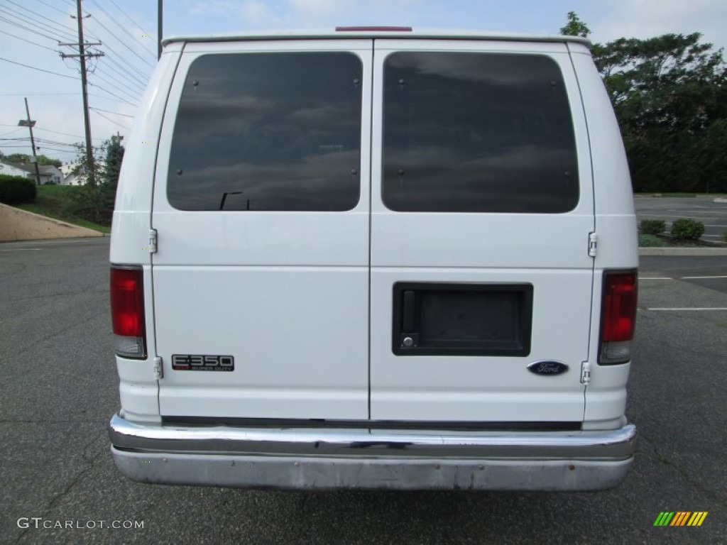 2004 E Series Van E350 Super Duty XLT 15 Passenger - Oxford White / Medium Flint photo #6