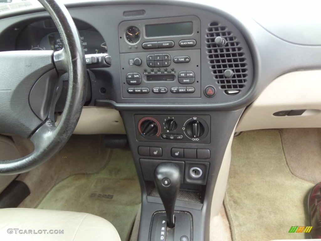 1998 Saab 900 S Turbo Coupe Controls Photo #83702962