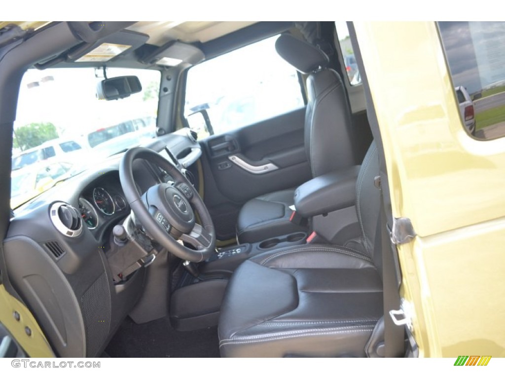 2013 Wrangler Sahara 4x4 - Commando Green / Black/Dark Saddle photo #16