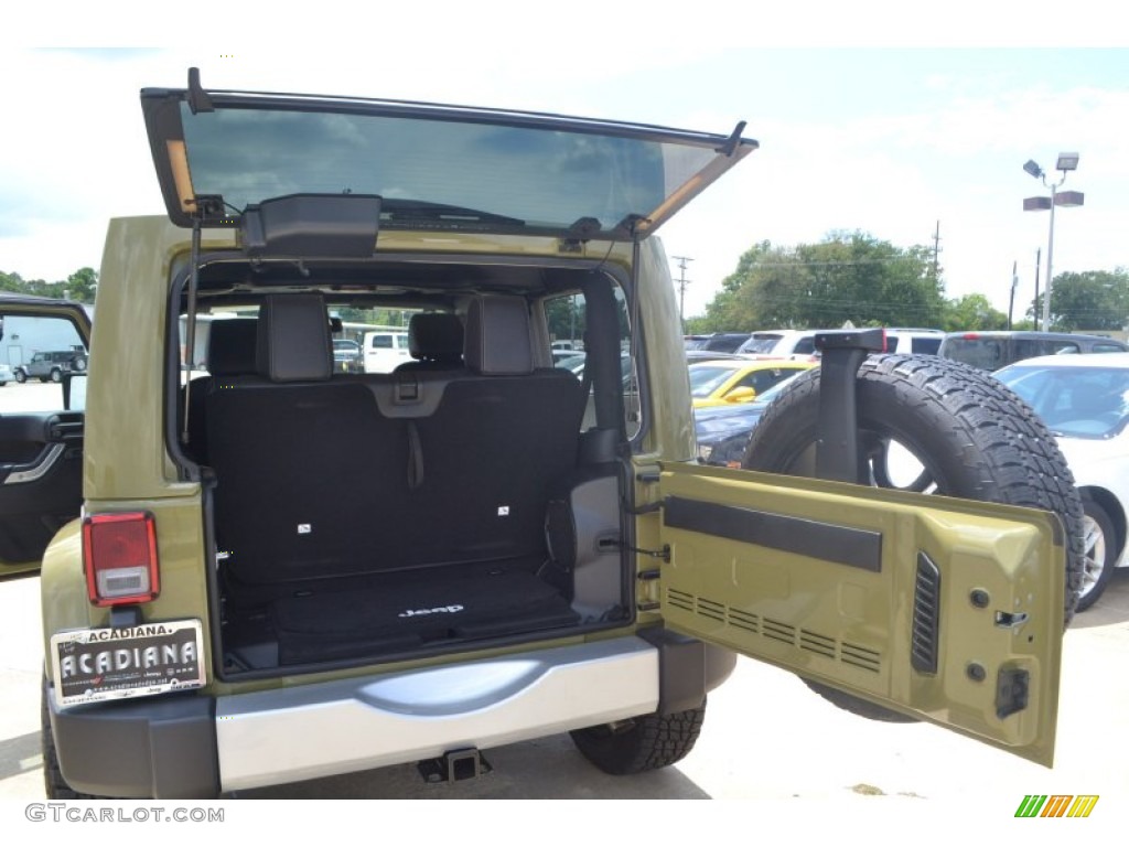 2013 Wrangler Sahara 4x4 - Commando Green / Black/Dark Saddle photo #19