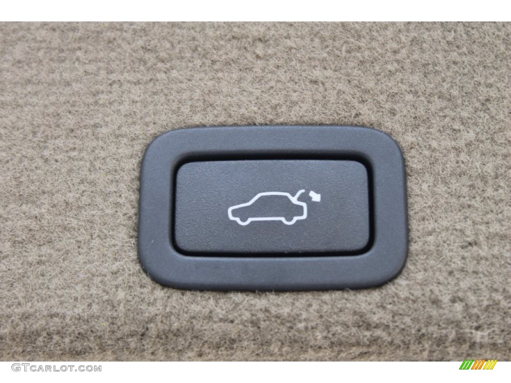 2014 Volvo XC60 T6 AWD Controls Photo #83704489