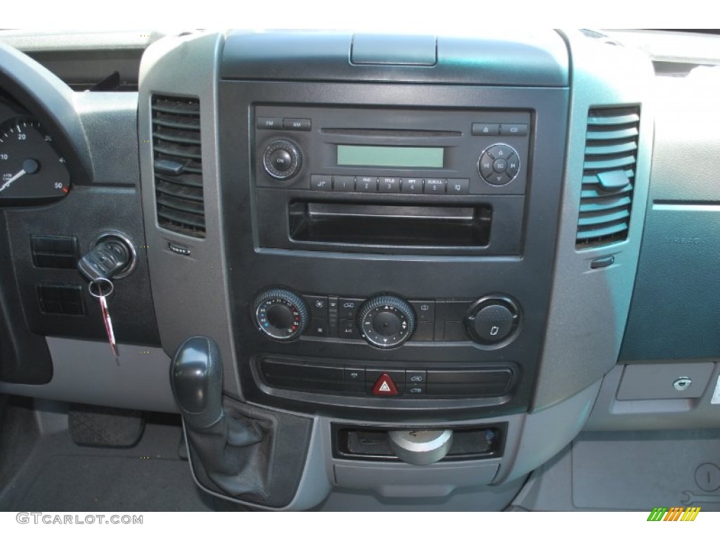2010 Mercedes-Benz Sprinter 2500 High Roof Cargo Van Controls Photos