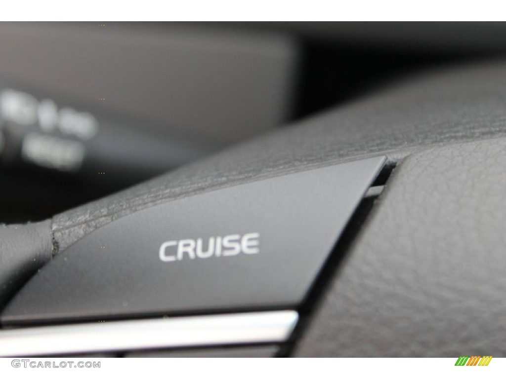 2014 Volvo XC90 3.2 Controls Photo #83706064
