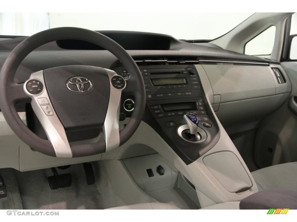 2010 Prius Hybrid III - Blizzard White Pearl / Misty Gray photo #6