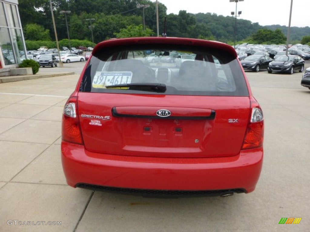 2008 Spectra 5 SX Wagon - Classic Red / Black photo #3