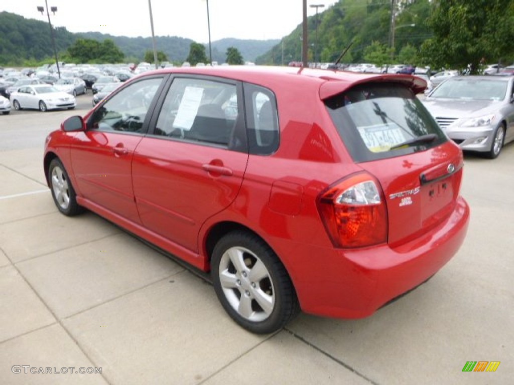 2008 Spectra 5 SX Wagon - Classic Red / Black photo #4