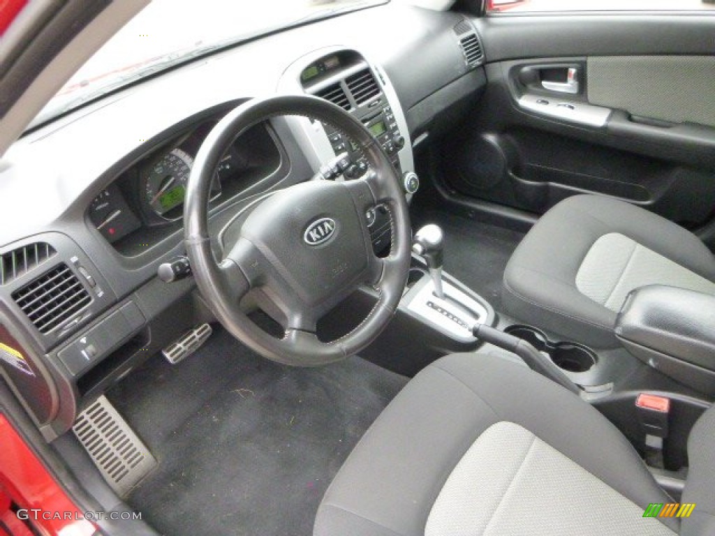 2008 Spectra 5 SX Wagon - Classic Red / Black photo #20