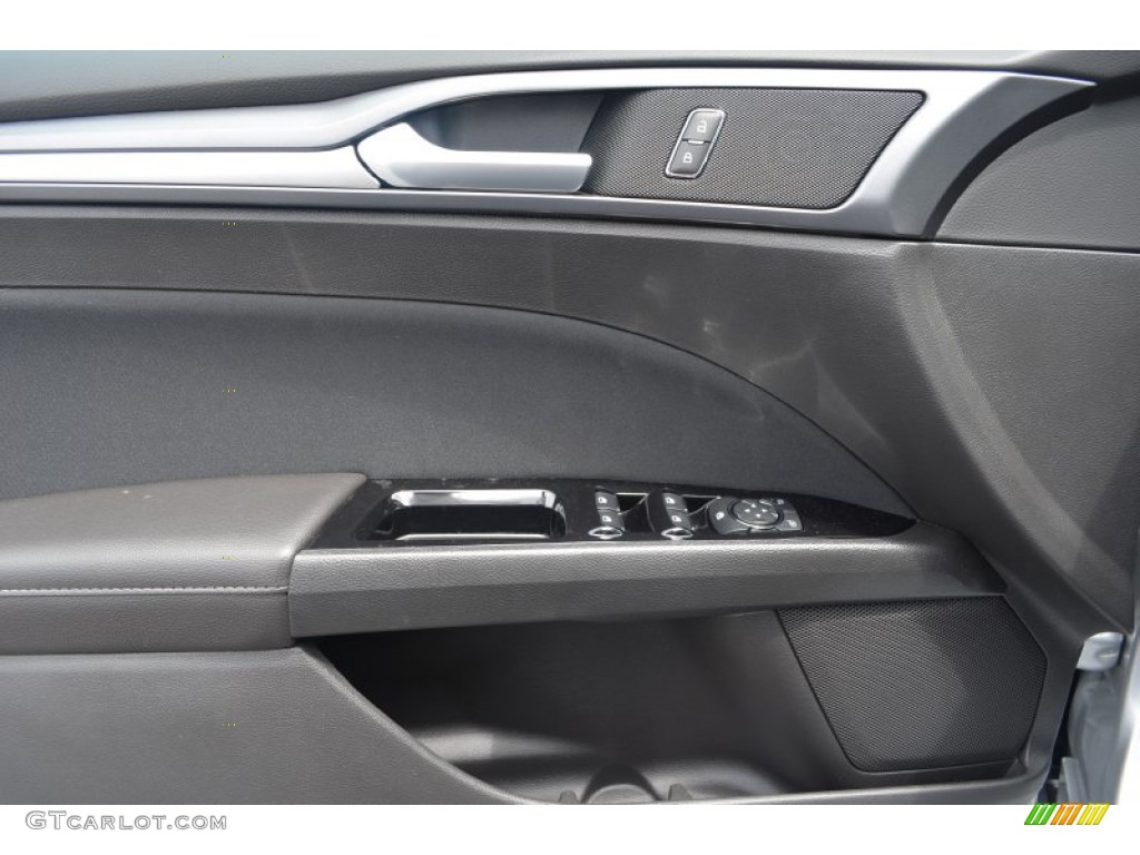 2013 Fusion SE - Ingot Silver Metallic / Charcoal Black photo #4