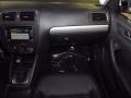 Black Uni - Jetta SE Sedan Photo No. 18