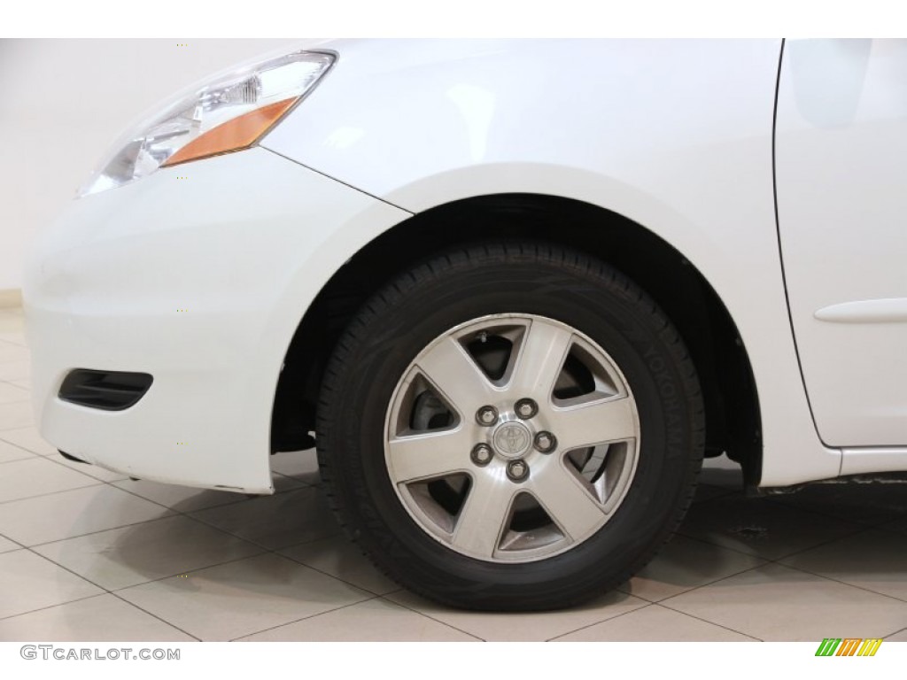 2008 Toyota Sienna XLE Wheel Photos