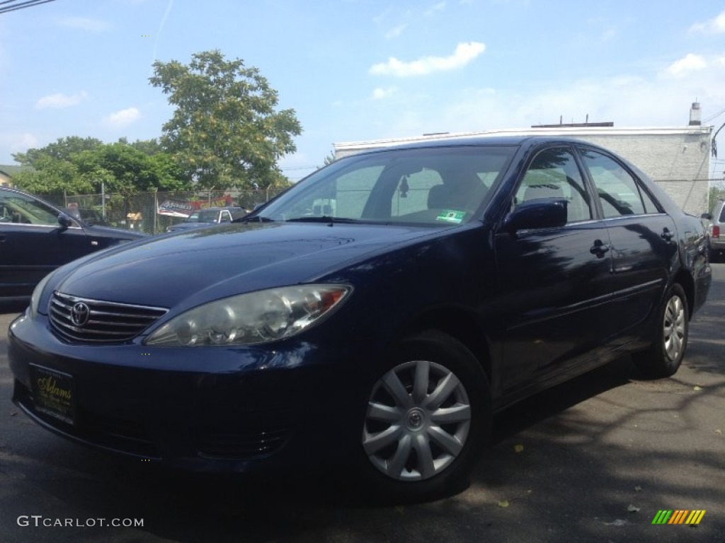 2005 Camry LE - Indigo Ink Pearl / Taupe photo #1