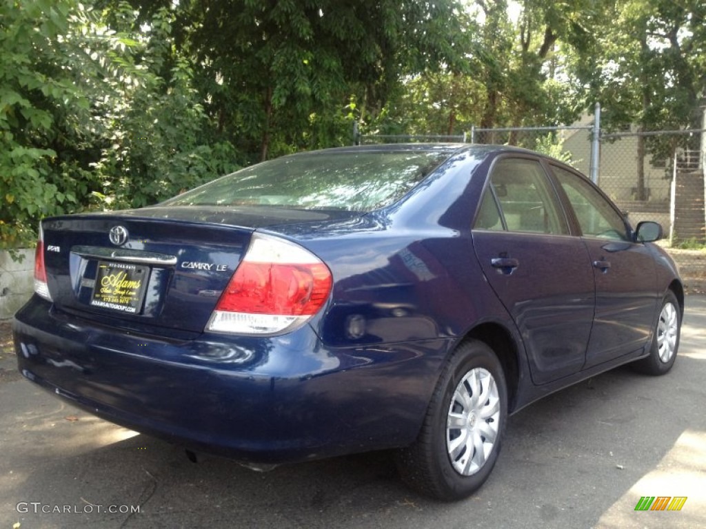2005 Camry LE - Indigo Ink Pearl / Taupe photo #4