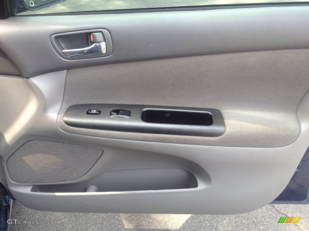 2005 Camry LE - Indigo Ink Pearl / Taupe photo #25