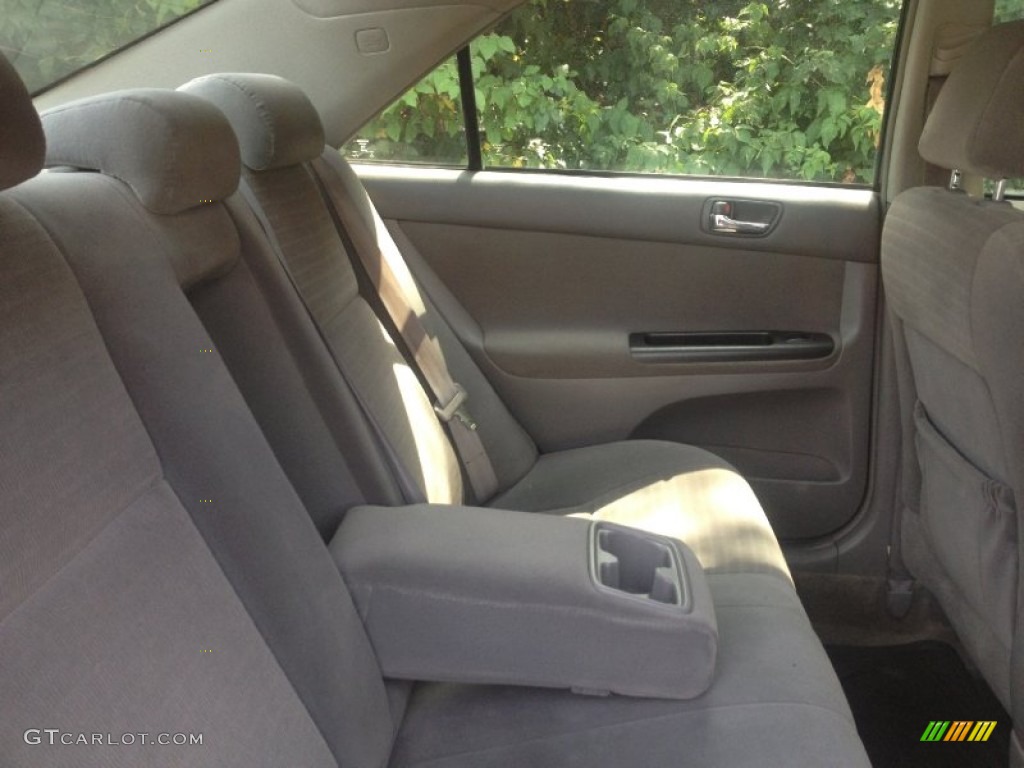 2005 Camry LE - Indigo Ink Pearl / Taupe photo #28