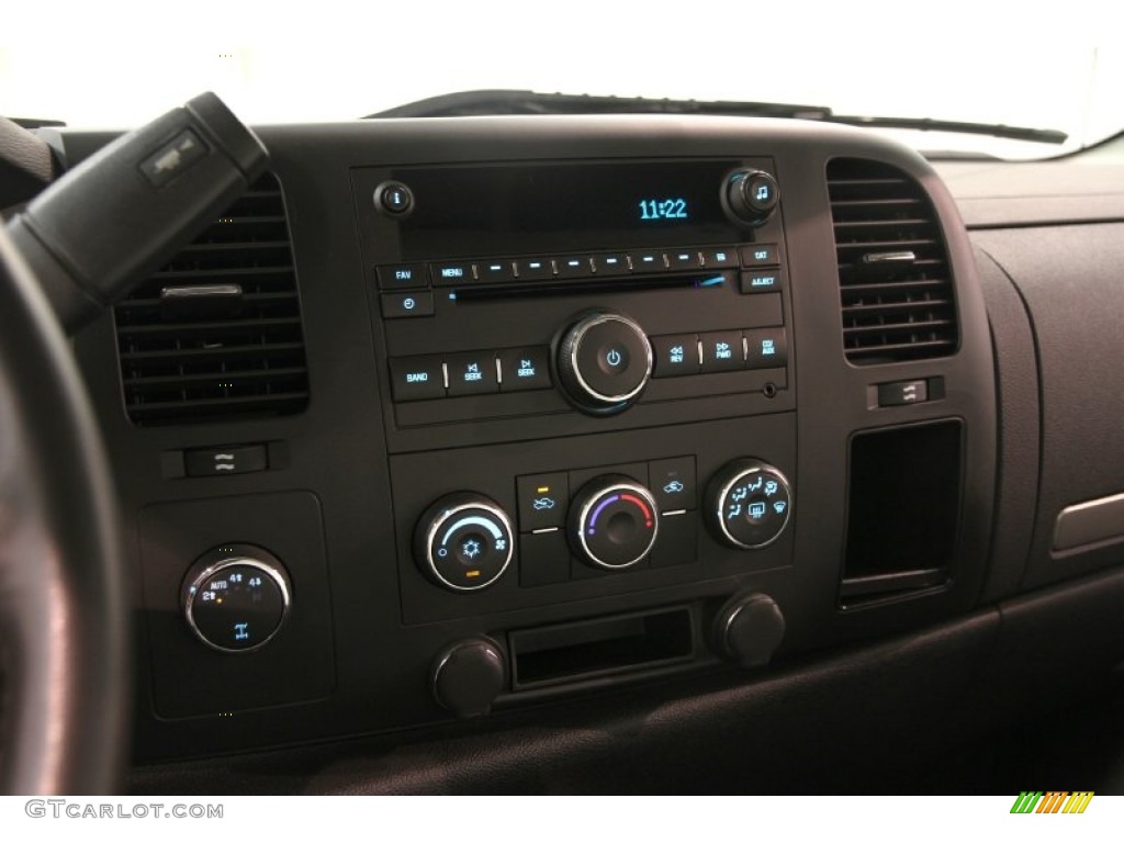 2008 Chevrolet Silverado 1500 LT Extended Cab 4x4 Controls Photo #83714704