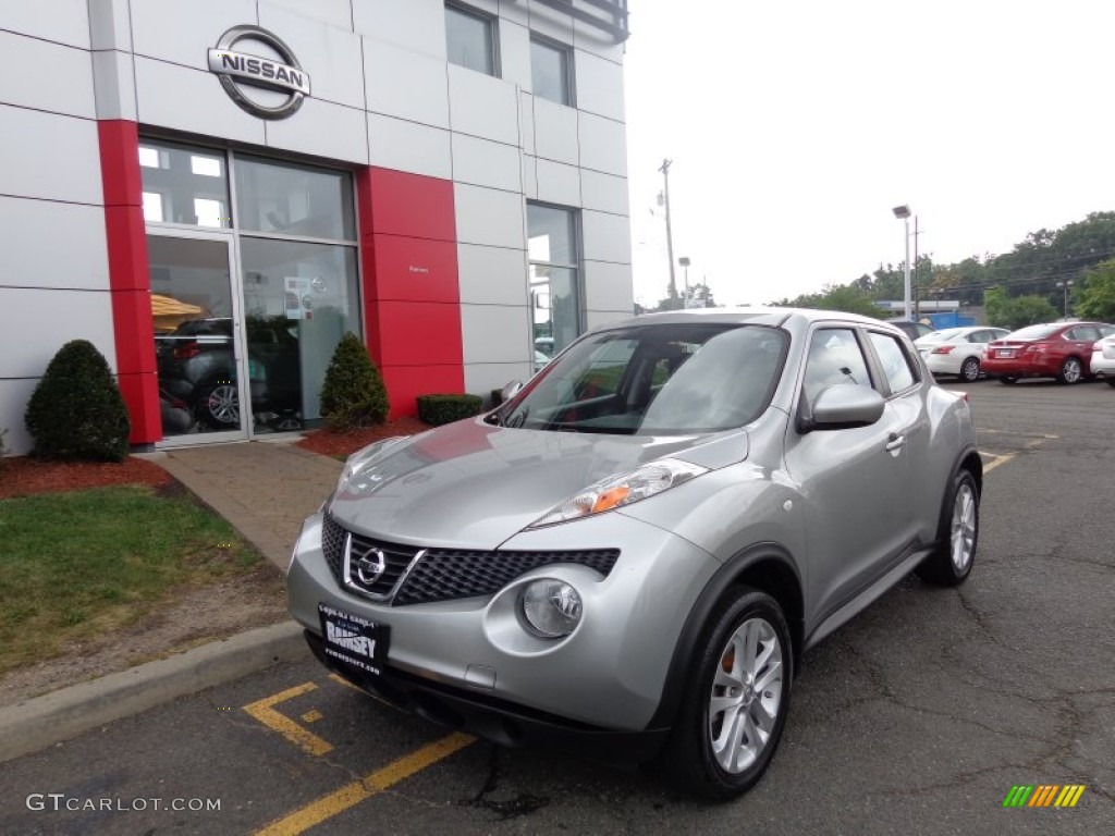 2011 Juke S AWD - Chrome Silver / Gray/Silver Trim photo #1