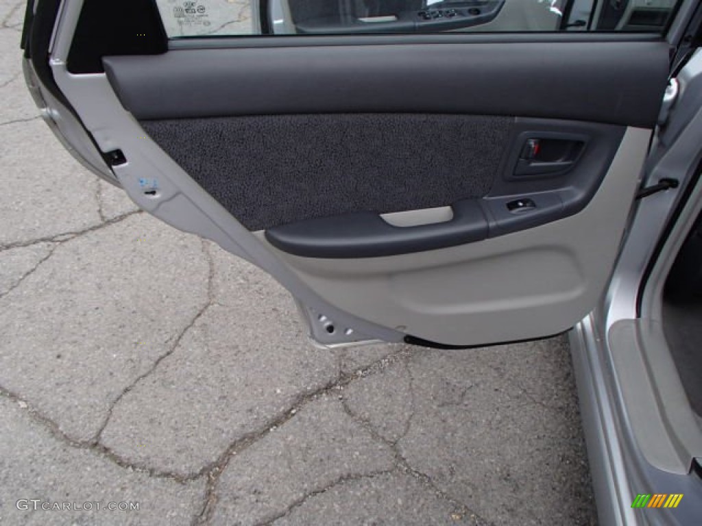 2006 Spectra Spectra5 Hatchback - Clear Silver / Gray photo #13