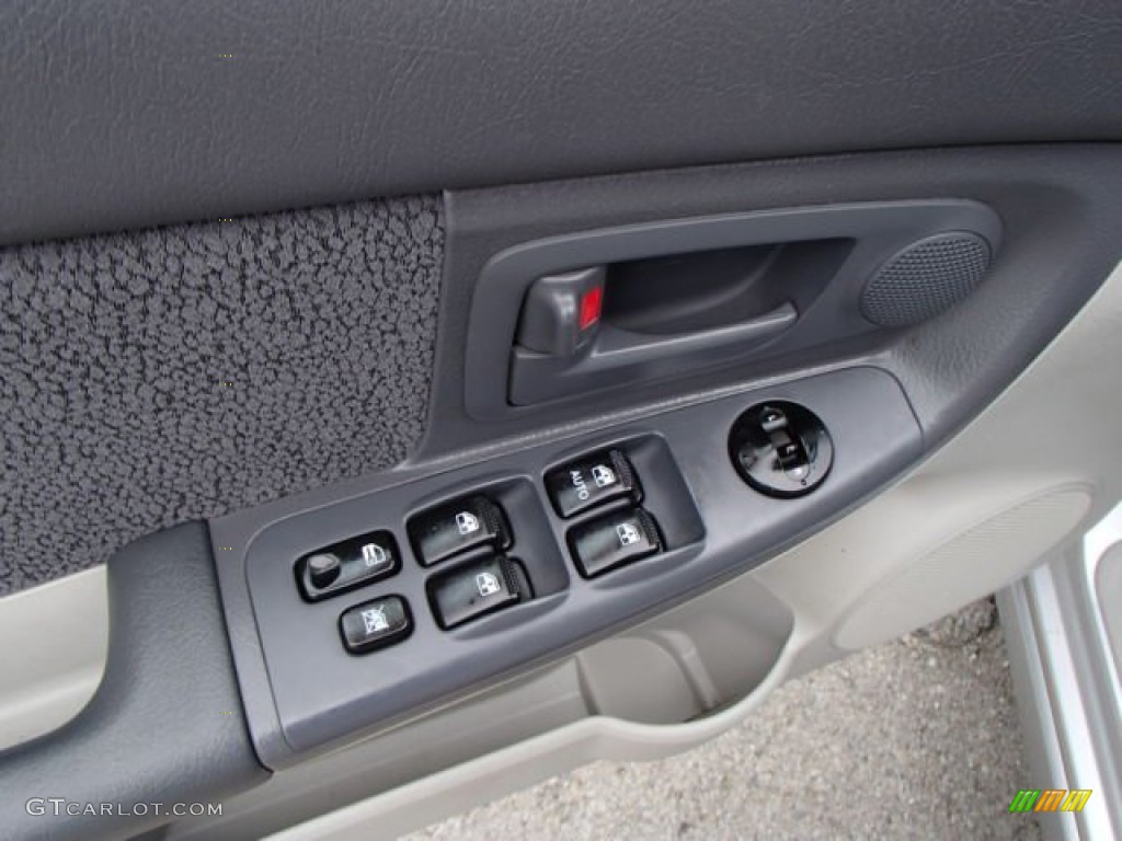 2006 Spectra Spectra5 Hatchback - Clear Silver / Gray photo #15