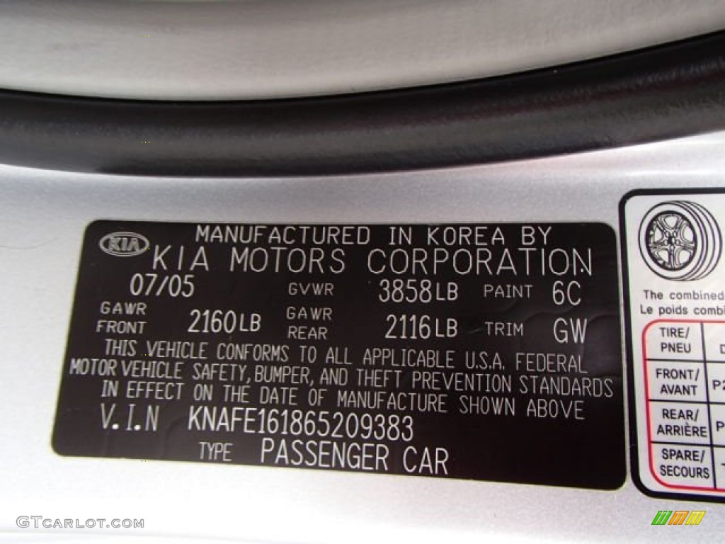 2006 Spectra Spectra5 Hatchback - Clear Silver / Gray photo #20
