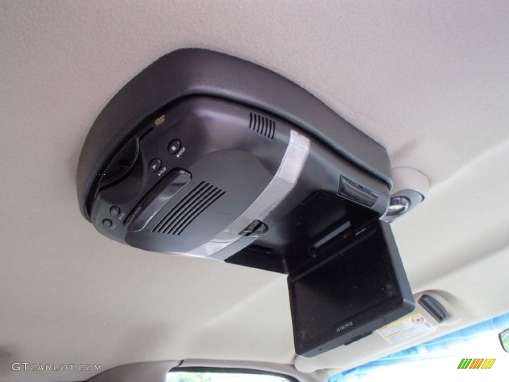 2005 Chevrolet Astro LS AWD Passenger Van Entertainment System Photo #83716795