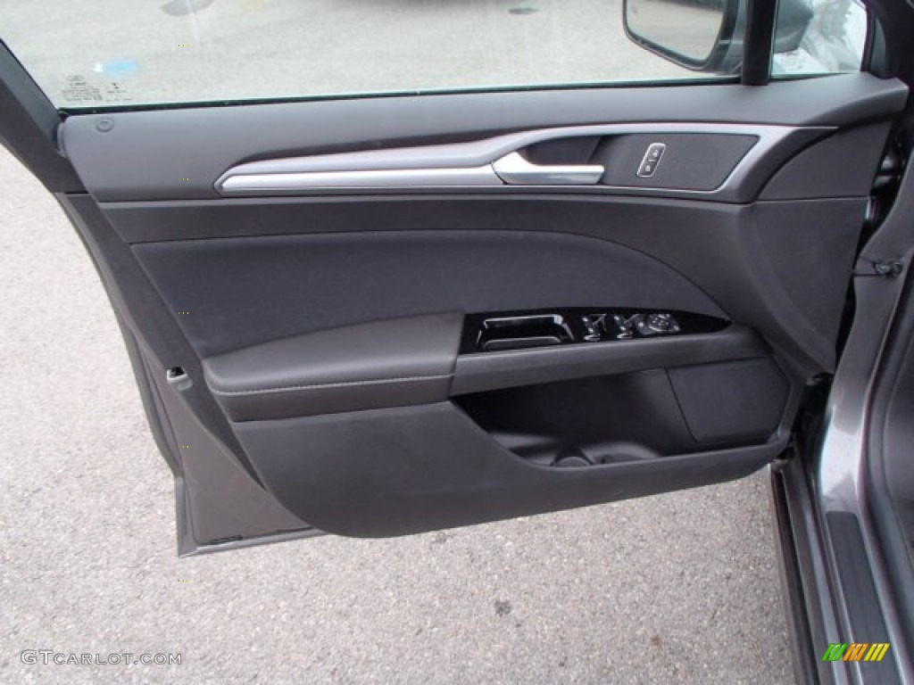 2013 Fusion SE - Sterling Gray Metallic / Charcoal Black photo #12