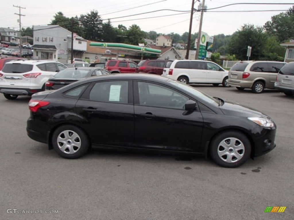 Tuxedo Black 2014 Ford Focus S Sedan Exterior Photo #83722048