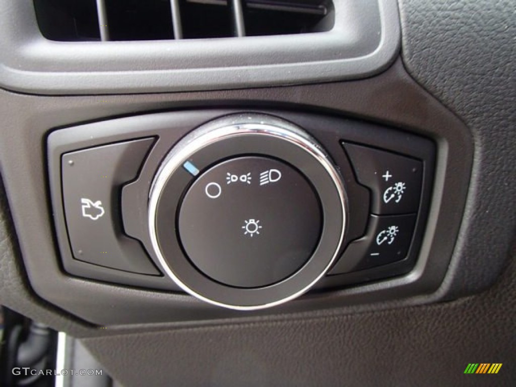 2014 Ford Focus S Sedan Controls Photo #83722204