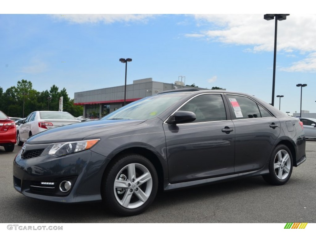 2013 Camry SE - Magnetic Gray Metallic / Black photo #1