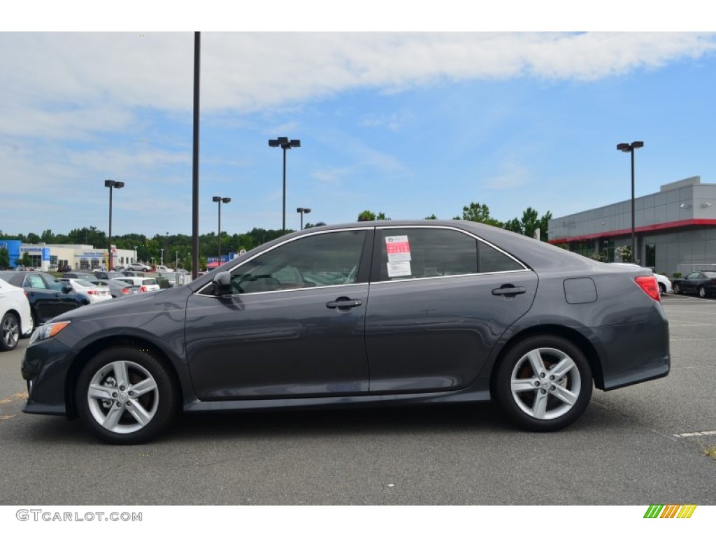 2013 Camry SE - Magnetic Gray Metallic / Black photo #2