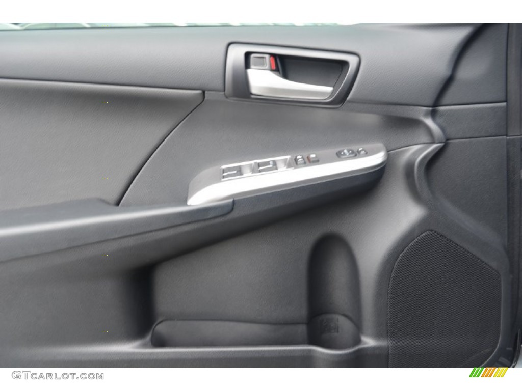 2013 Camry SE - Magnetic Gray Metallic / Black photo #4