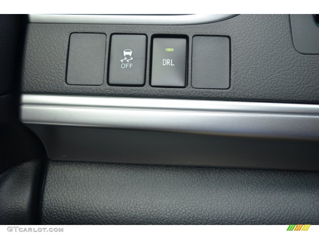 2013 Camry SE - Magnetic Gray Metallic / Black photo #17