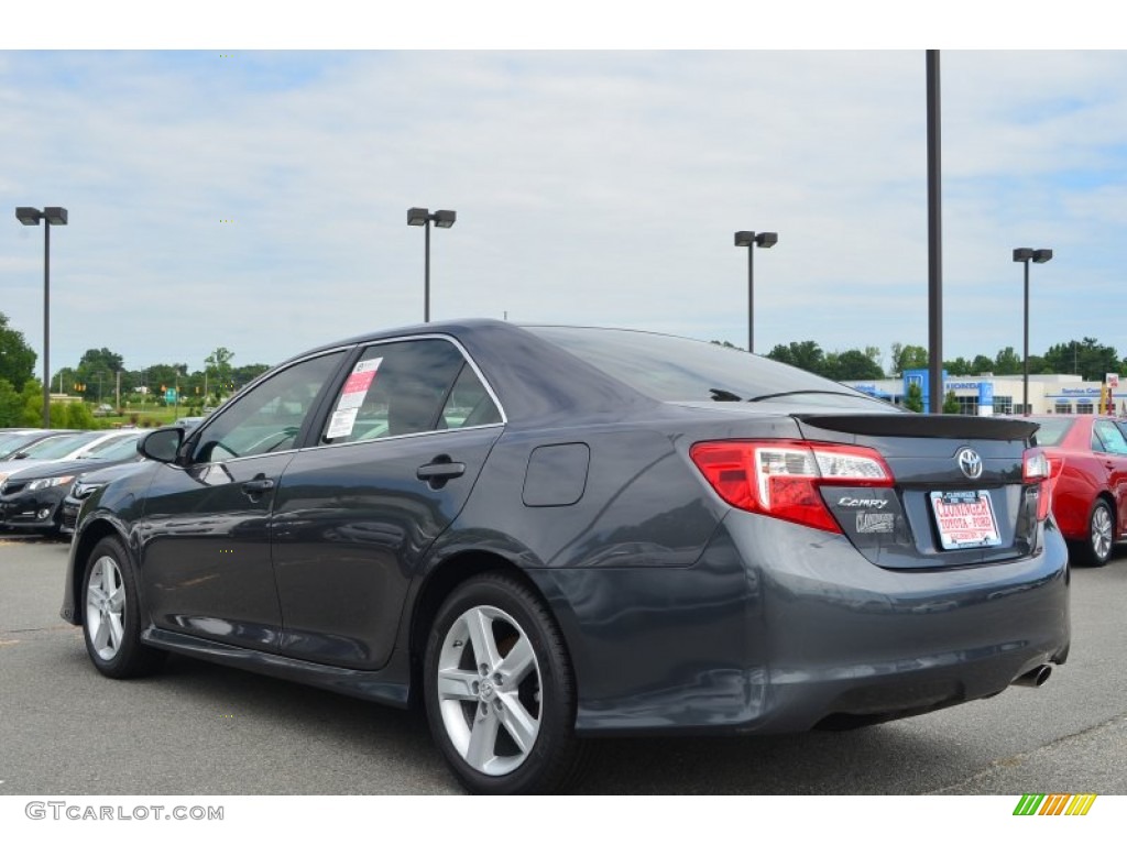 2013 Camry SE - Magnetic Gray Metallic / Black photo #20