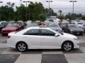 Super White - Camry SE Photo No. 3