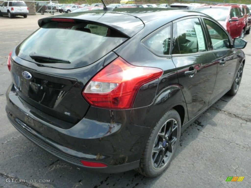 Tuxedo Black 2014 Ford Focus SE Hatchback Exterior Photo #83741347