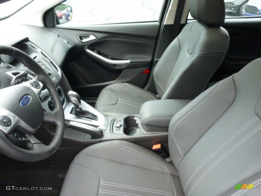 Charcoal Black Interior 2014 Ford Focus SE Hatchback Photo #83741482