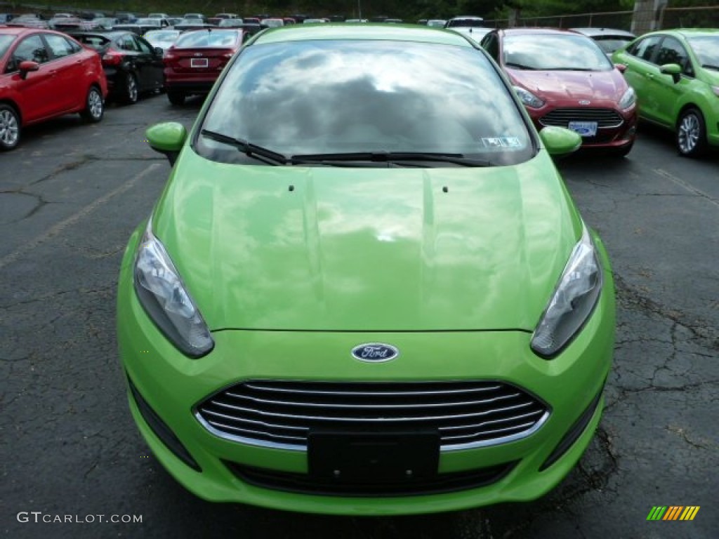 2014 Fiesta SE Sedan - Green Envy / Charcoal Black photo #6