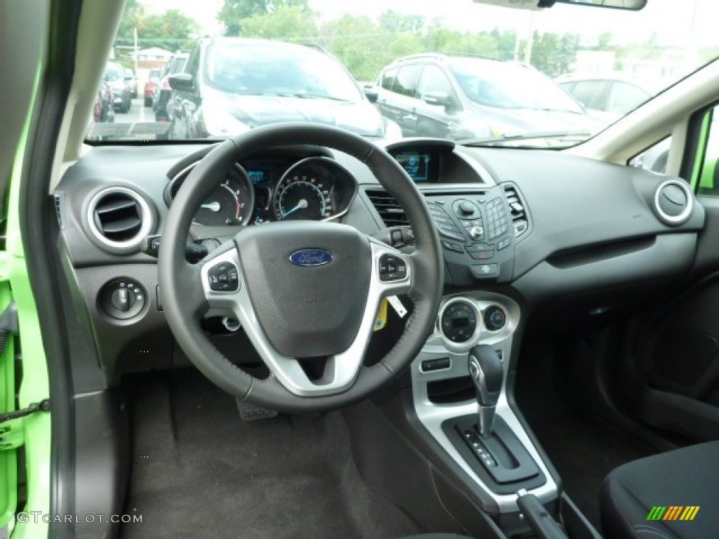 2014 Fiesta SE Sedan - Green Envy / Charcoal Black photo #10