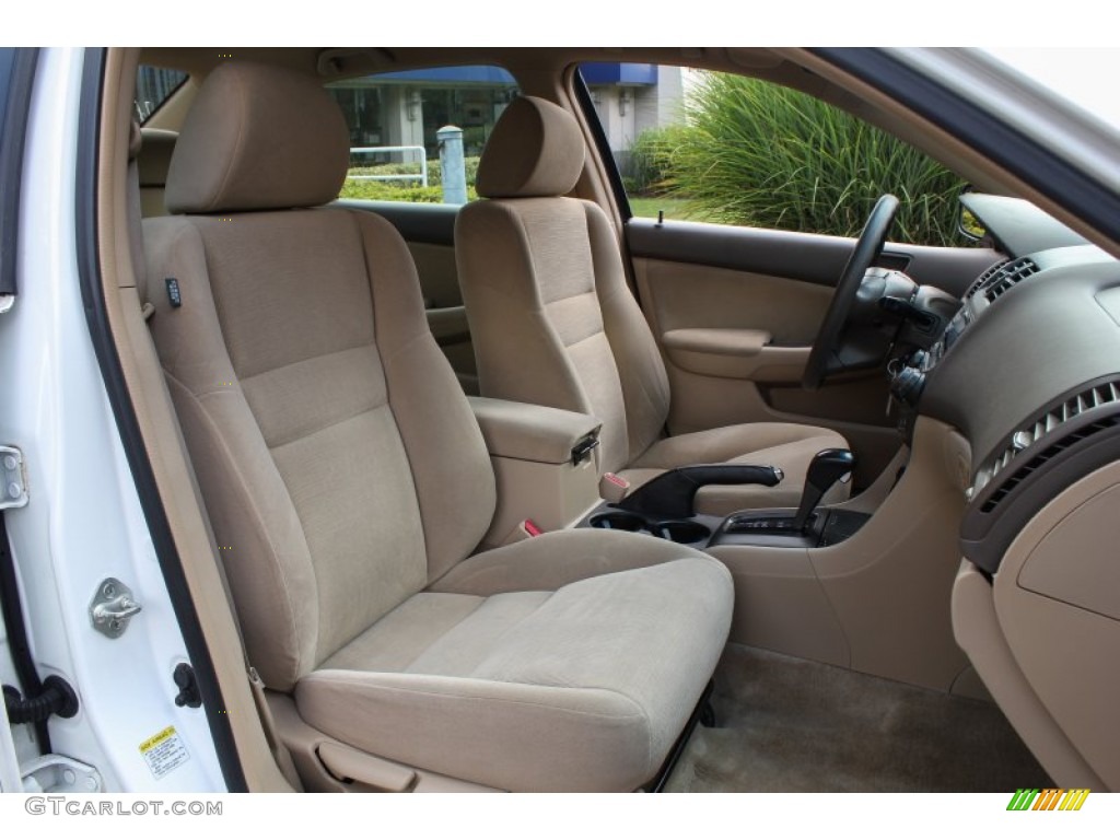 2007 Accord SE V6 Sedan - Taffeta White / Ivory photo #10