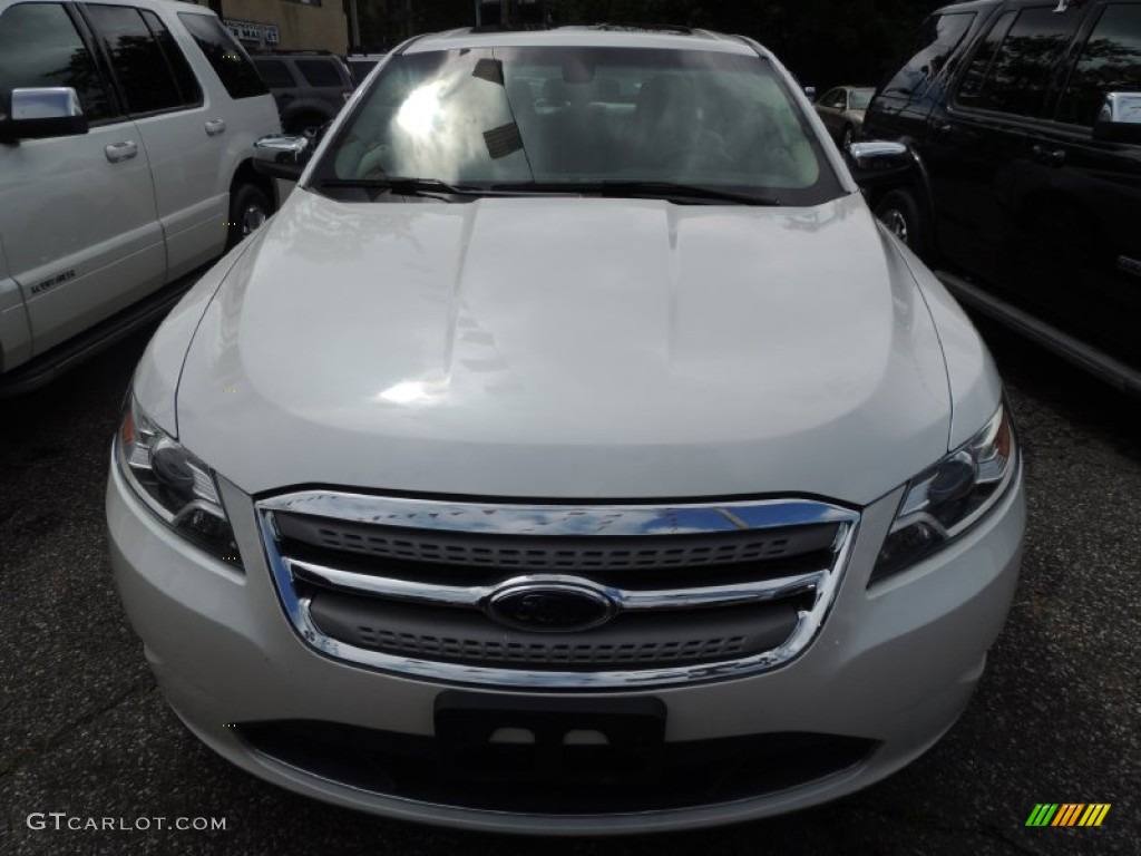 2010 Taurus Limited - White Platinum Metallic Tri-Coat / Light Stone photo #2