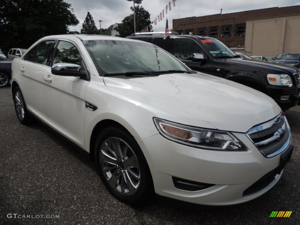 2010 Taurus Limited - White Platinum Metallic Tri-Coat / Light Stone photo #3