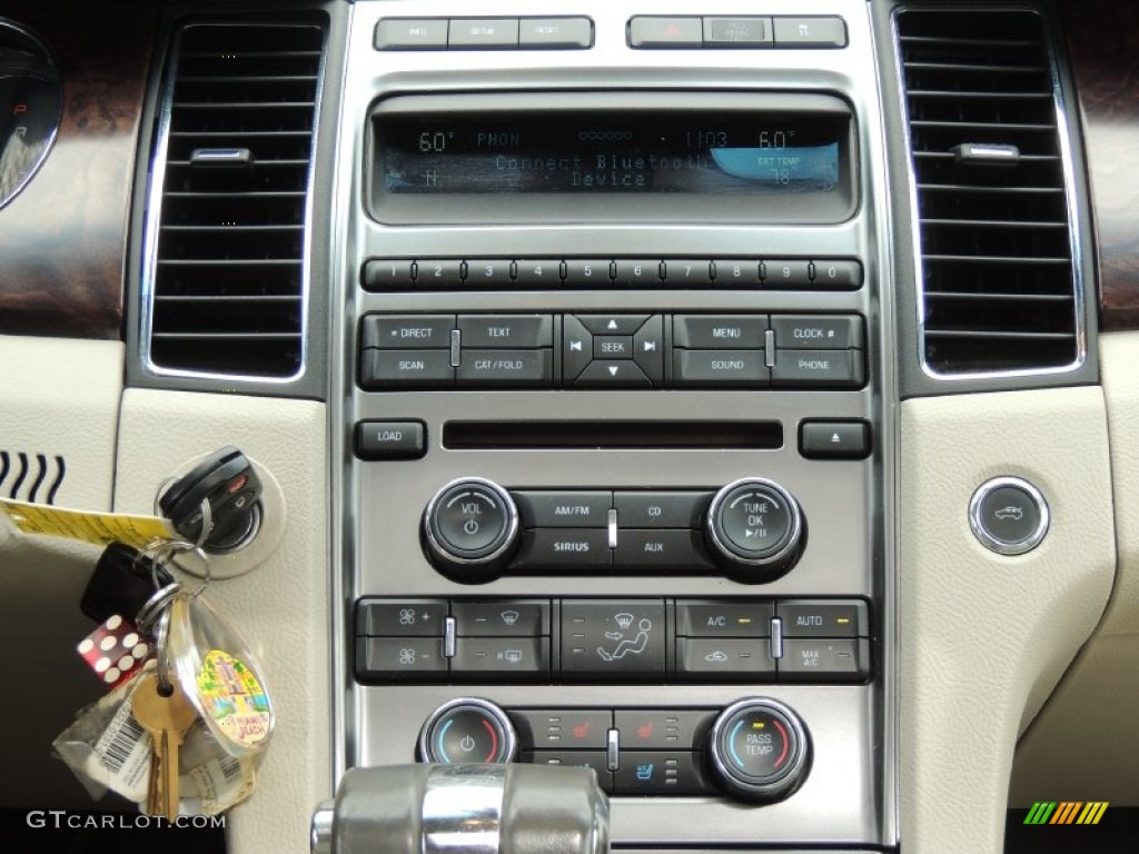 2010 Taurus Limited - White Platinum Metallic Tri-Coat / Light Stone photo #20