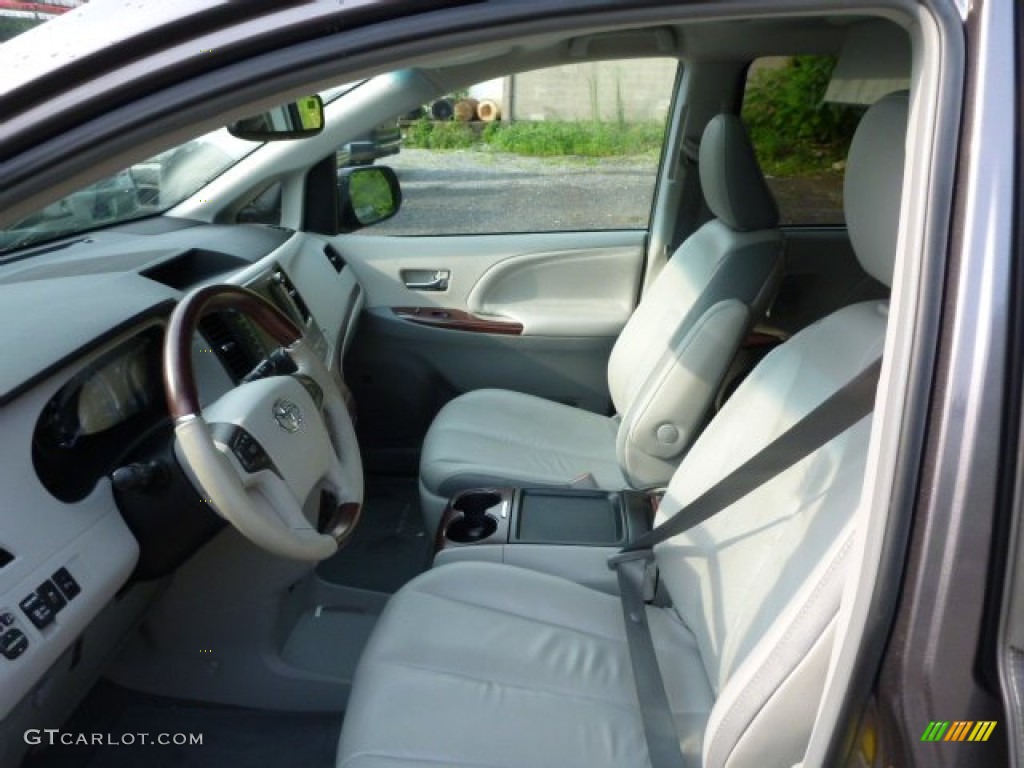 2011 Sienna XLE AWD - Predawn Gray Mica / Light Gray photo #4