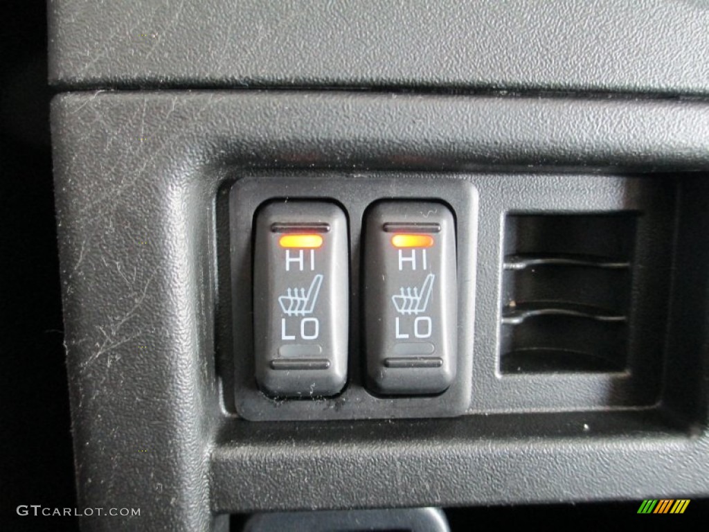 2011 Endeavor SE AWD - White Pearl / Black photo #30