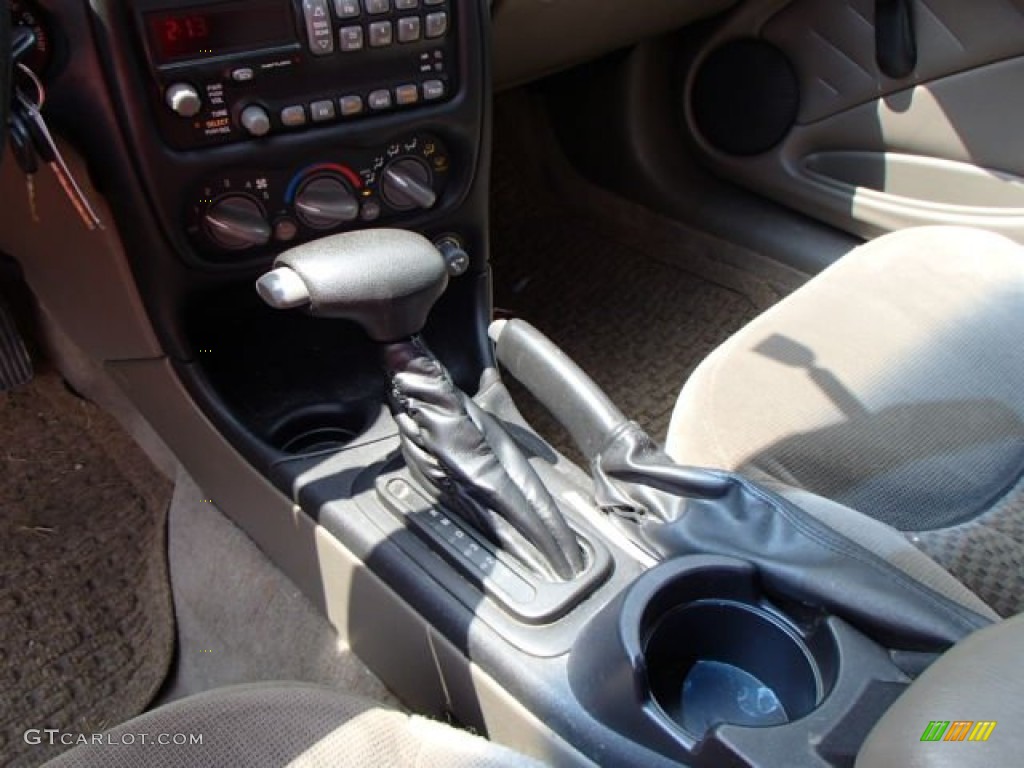 2001 Grand Am SE Coupe - Redfire Metallic / Dark Taupe photo #12