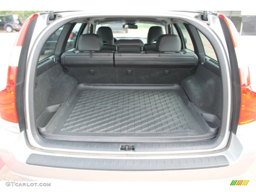 2007 Volvo V70 2.4 Trunk Photos