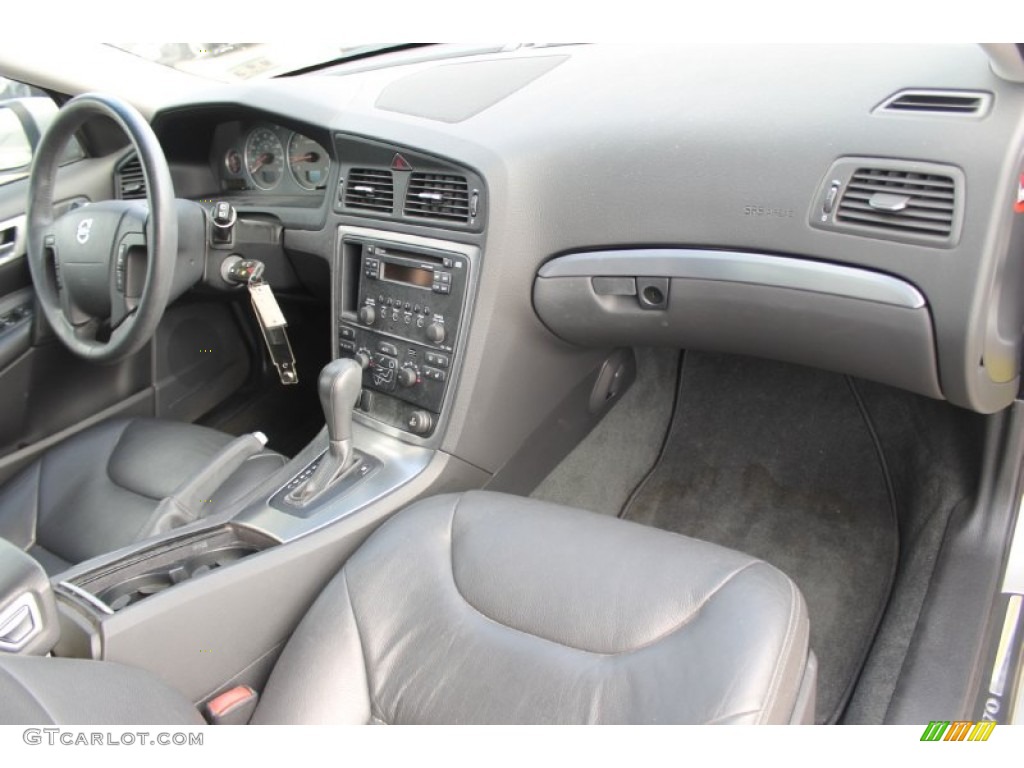 2007 Volvo V70 2.4 Graphite Dashboard Photo #83750383