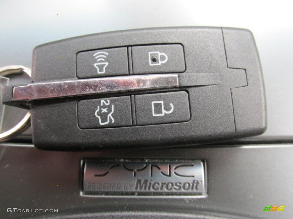 2011 Ford Taurus Limited Keys Photos