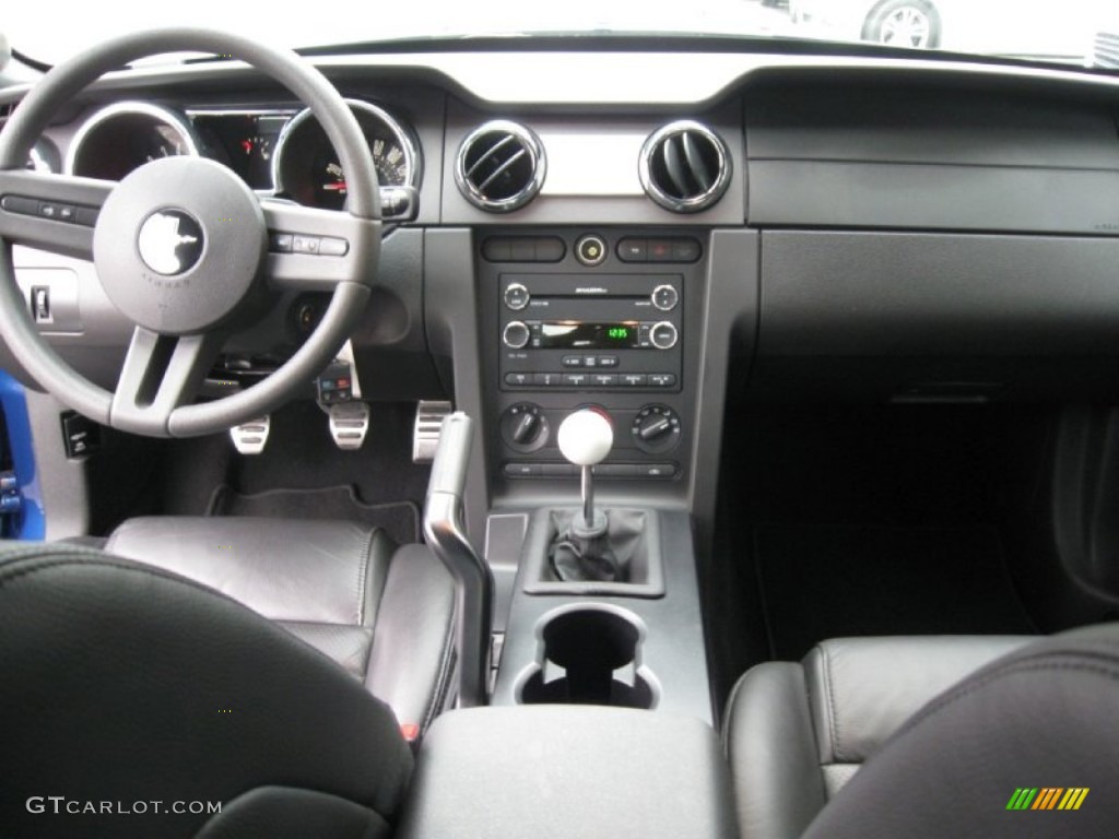 2008 Ford Mustang Shelby GT Coupe Dashboard Photos