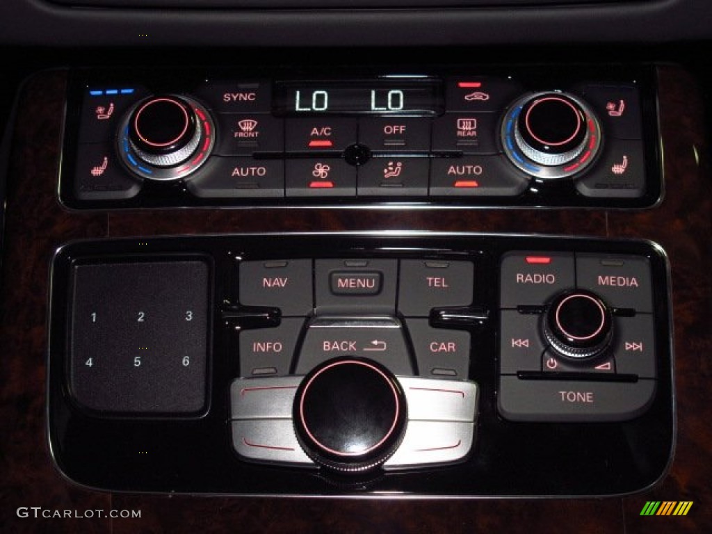 2014 Audi S8 quattro S Controls Photo #83757202
